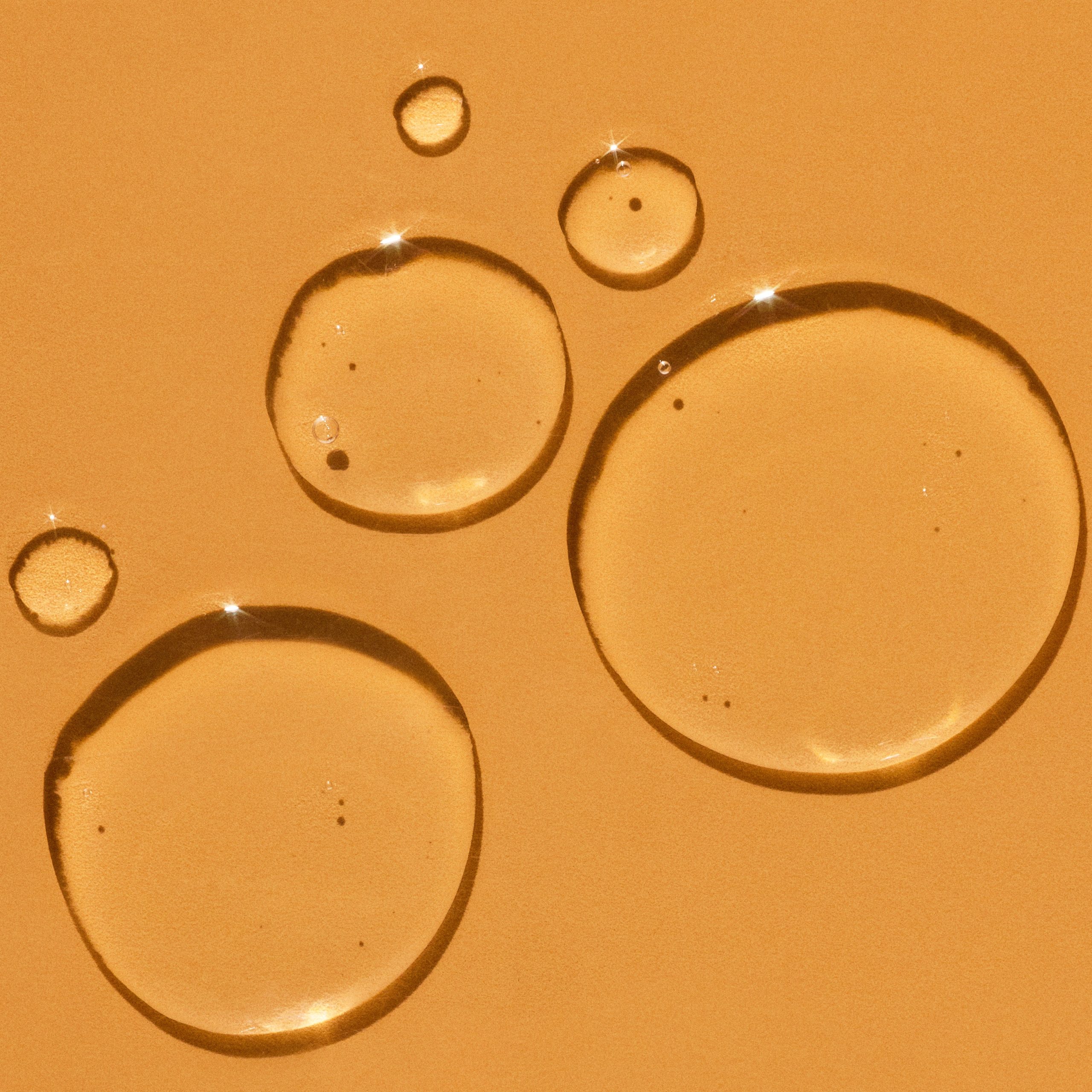 Golden Vanilla Moisturizing Shave Oil - Image 4